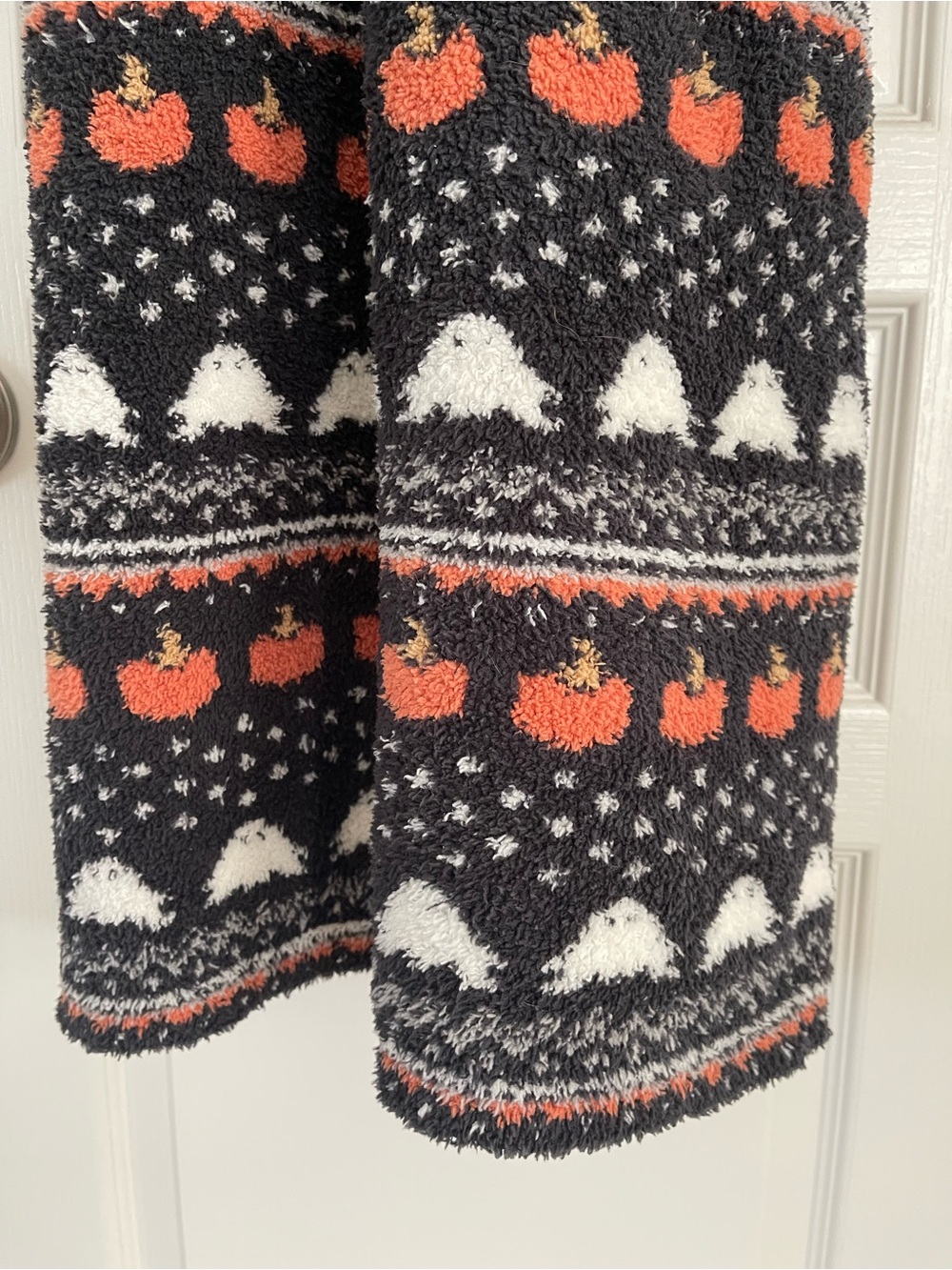 Pottery Barn Gus the Ghost Fair Isle Robe Size M Oversized Fleece Pumpkins Cozy - Picture 9 of 12